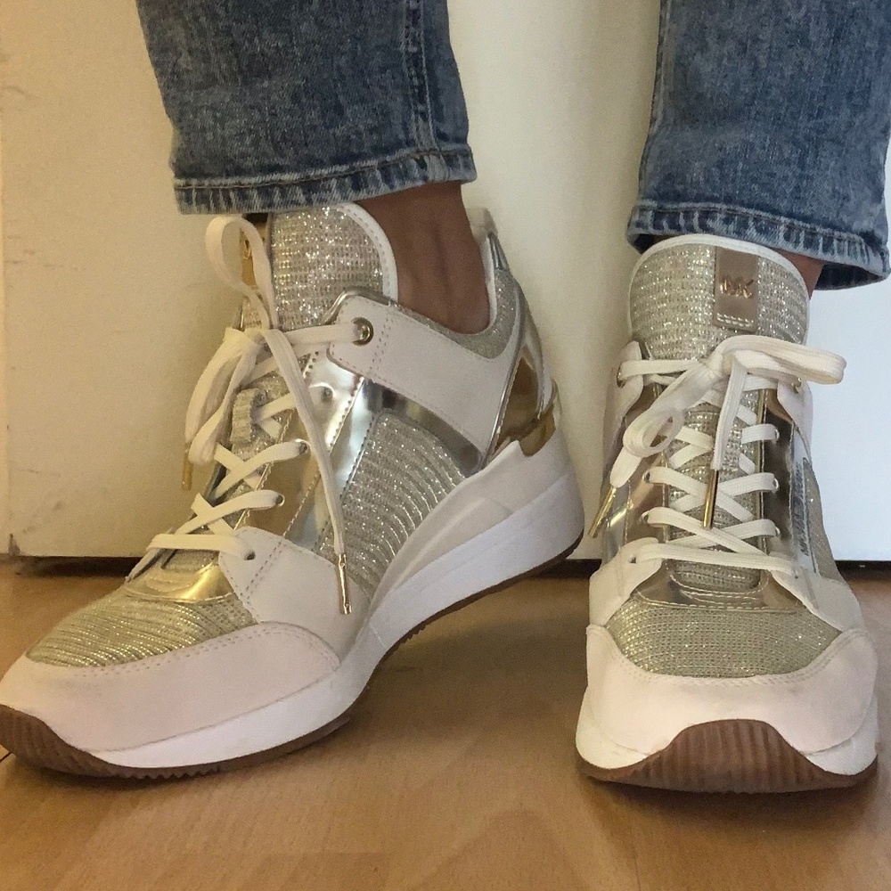NWT Michael Kors Sneakers  Leather and glitter mesh Natural combo Size 9…